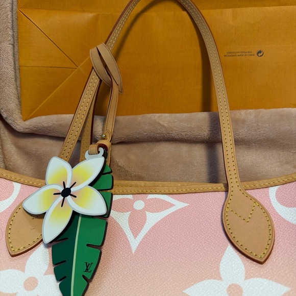 Louis Vuitton Gradient Pink & Yellow Tote & Wristlet BUNDLE, NEW!! 🌸 MAKE OFFER - Picture 13 of 15